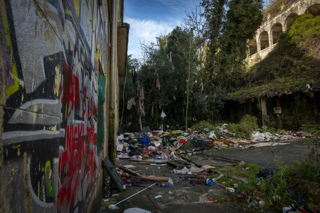 Zaborra, Martuteneko eraikinaren inguruan. GORKA RUBIO / FOKU