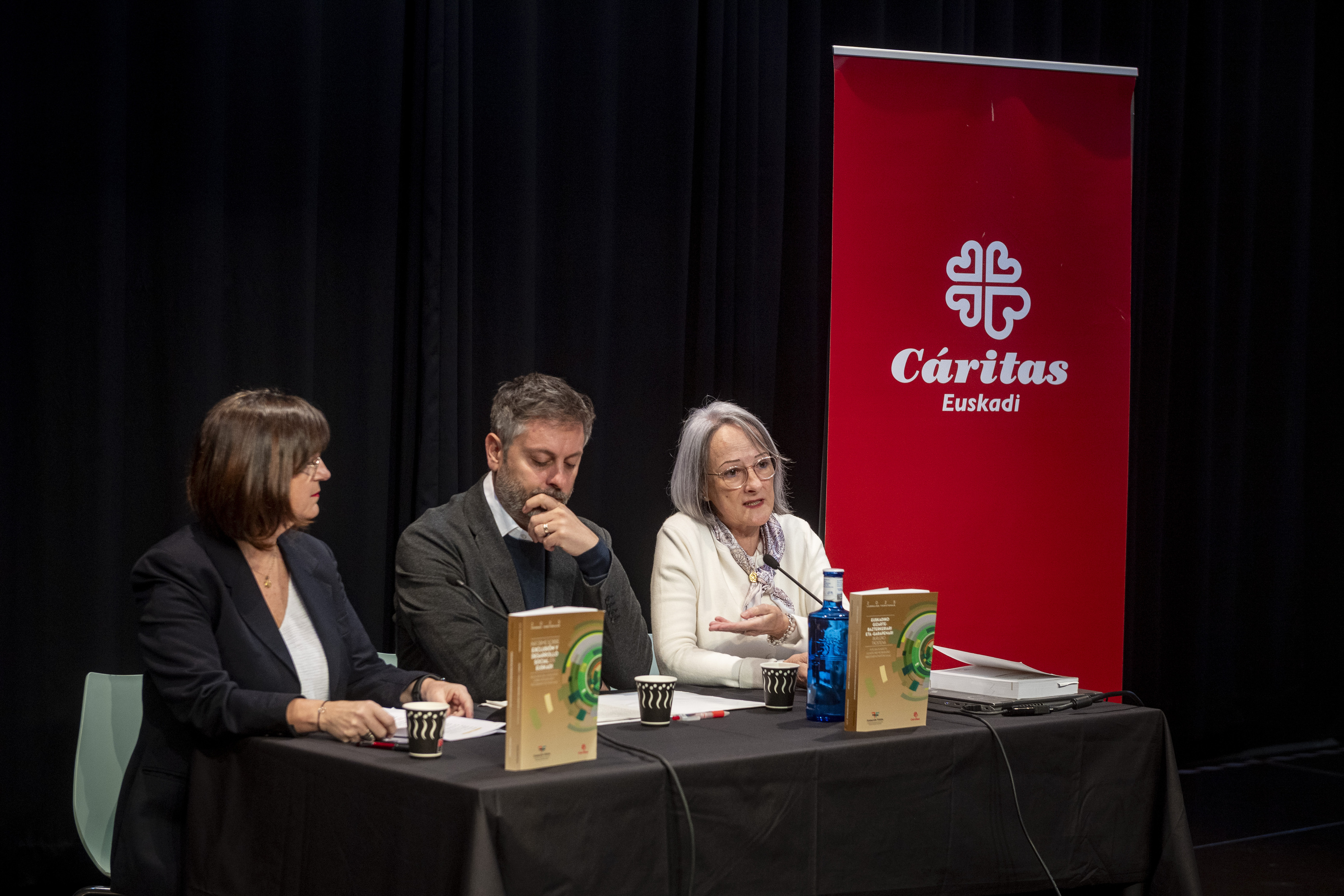 Caritasek gizarte bazterketaren inguruan egindako txostenaren aurkezpena, gaur goizean, Gasteizen. JAIZKI FONTANEDA / FOKU
