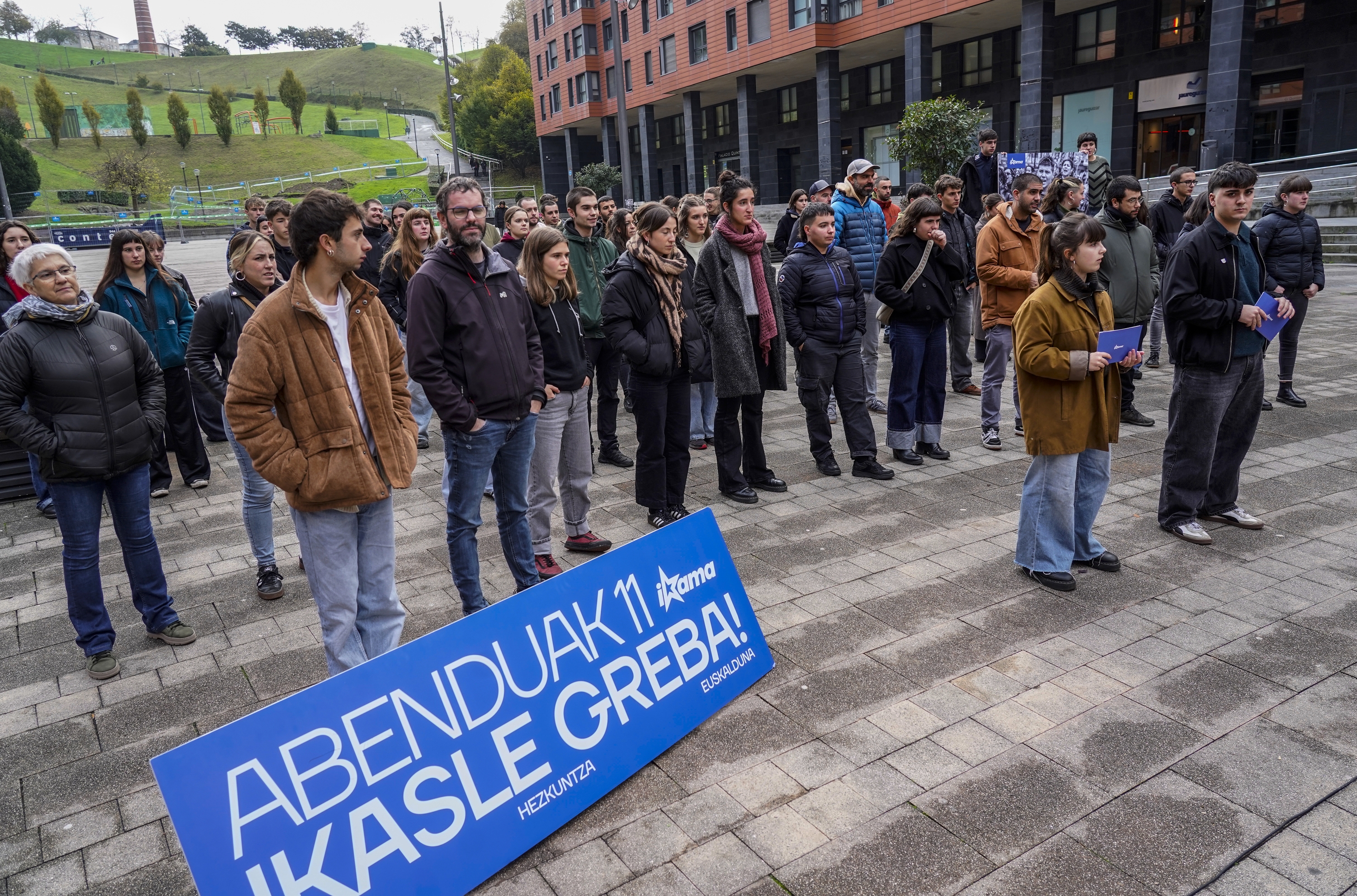 Hezkuntza euskalduna eskatzeko grebaren harira Ikamak egindako agerraldia. MARISOL RAMIREZ / FOKU Hezkuntza euskalduna eskatzeko grebaren harira Ikamak egindako agerraldia. MARISOL RAMIREZ / FOKU