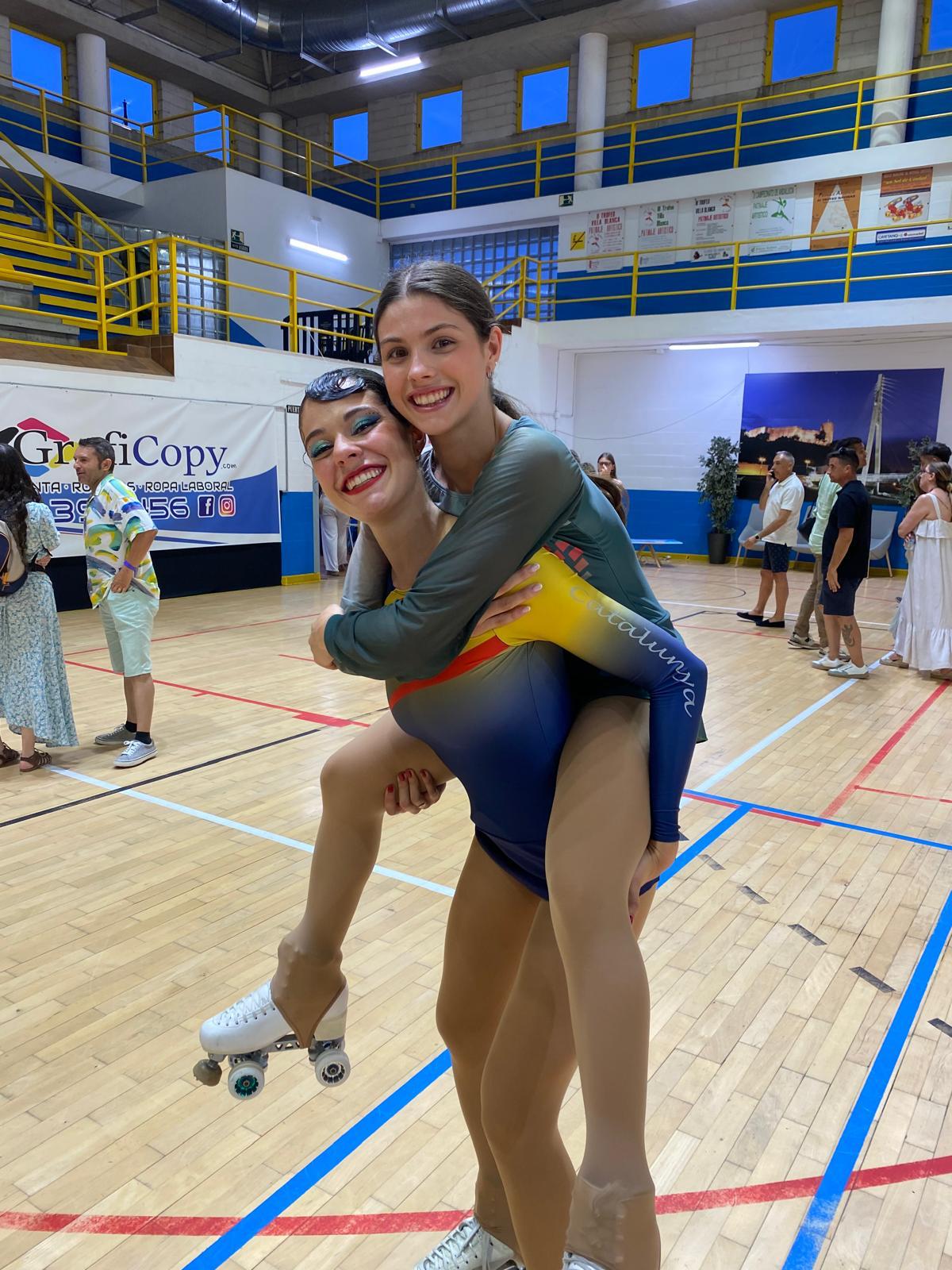 Naroa eta Izadi Ruiz ahizpa patinatzaileak. BERRIA