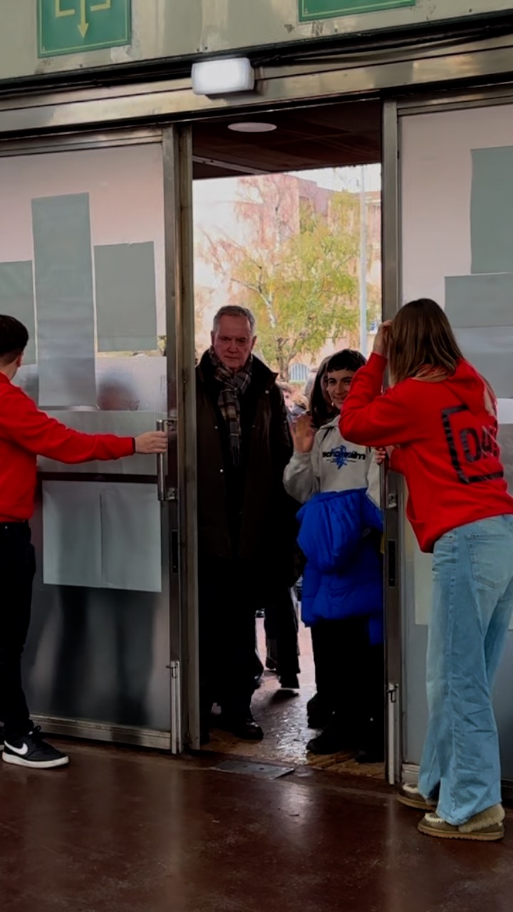 1 Ate irekiera bertikala