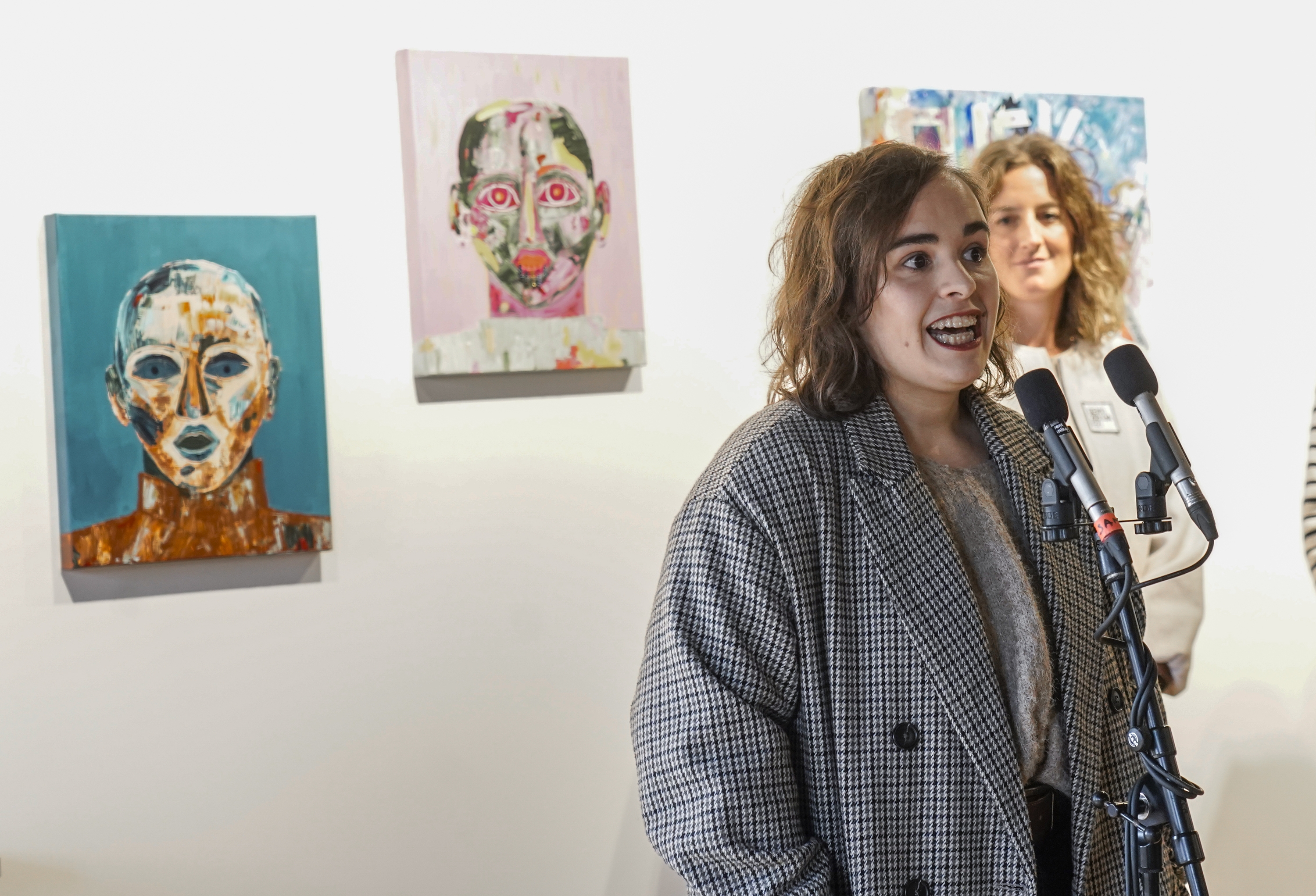 Irati Bazeta 'Harien isla' erakusketaren aurkezpenean, atzo. MARISOL RAMIREZ / FOKU