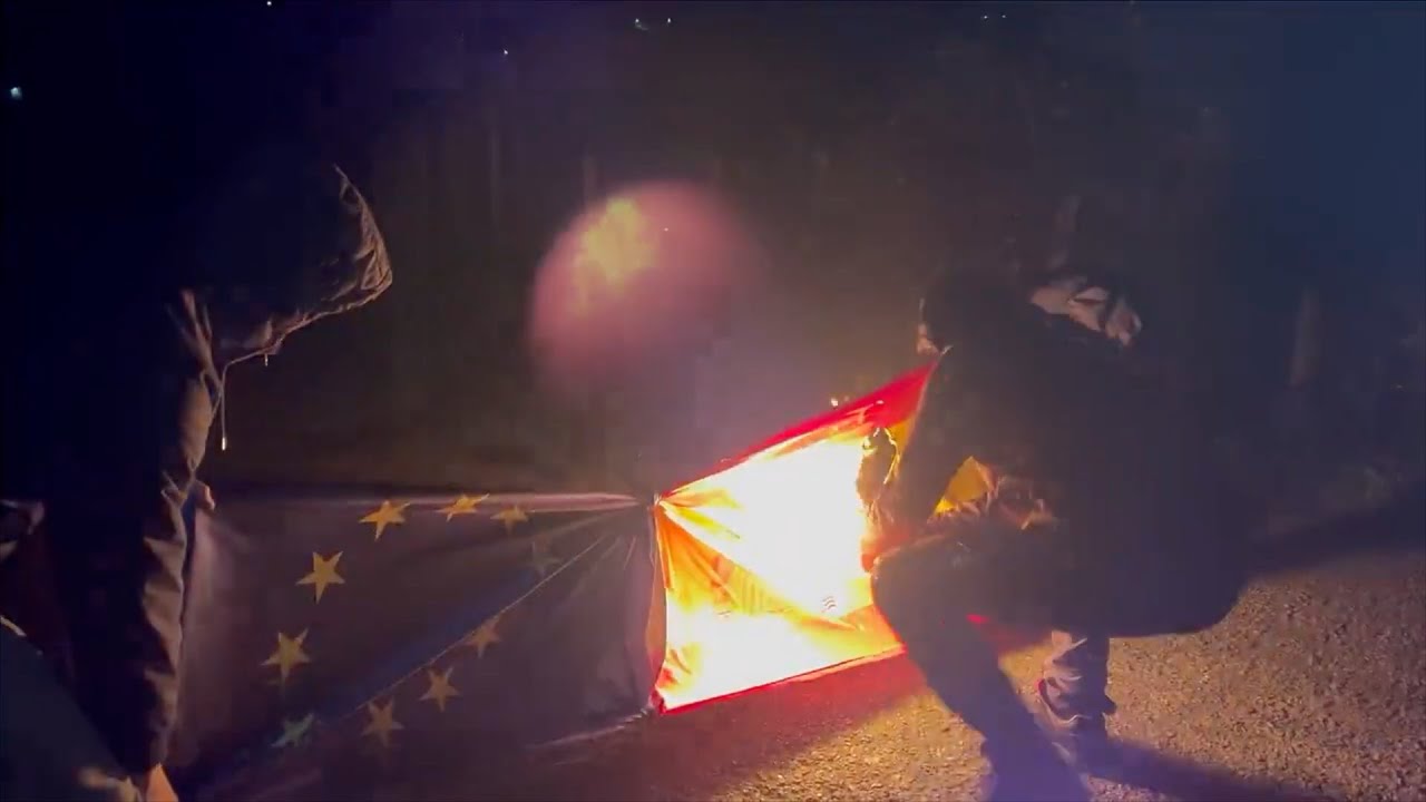 Ernaik aldarrikatu du Gernikako Batzar Etxetik Espainiako bandera kendu izana. GERNIKAKO ERNAI