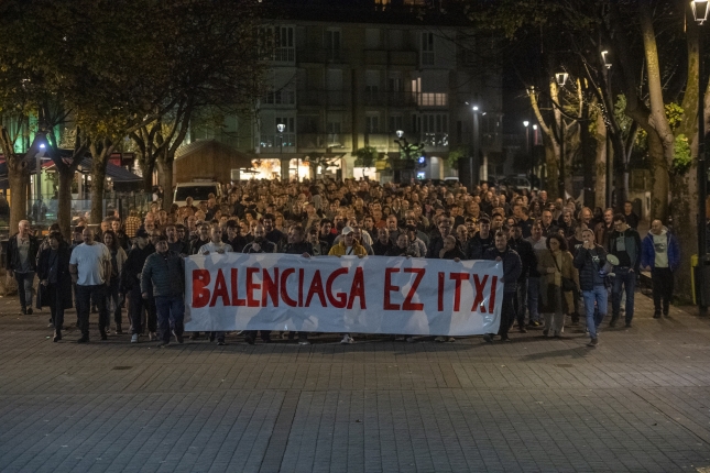 Balenciaga ixtearen aurkako manifestazioa Zumaian, 2024ko azaroaren 29an. GORKA RUBIO / FOKU