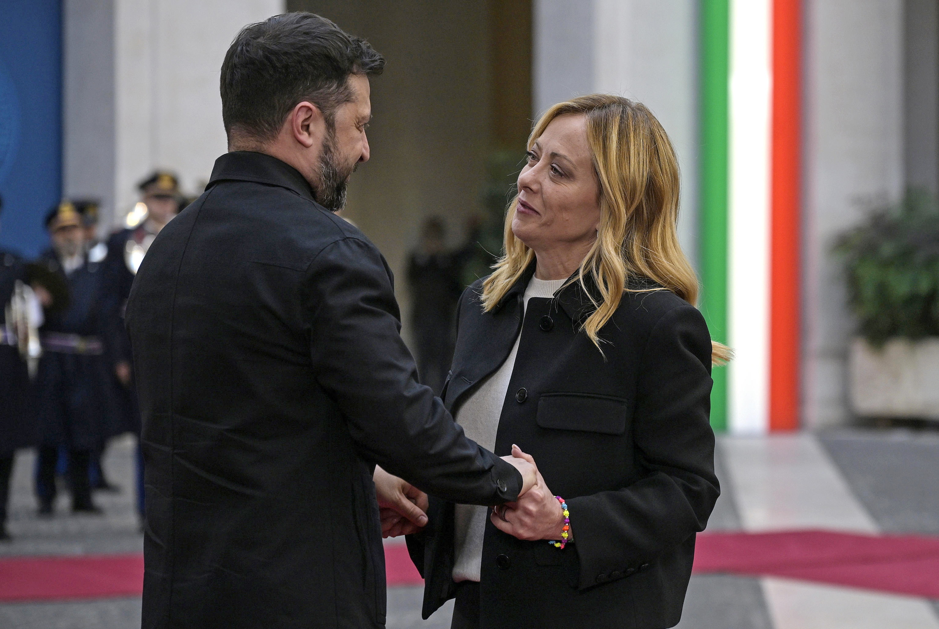 Zelenski eta Meloni, gaur, Erromako Chigi jauregian, Italiako Gobernuaren egoitzan. RICCARDO ANTIMIANI / EFE