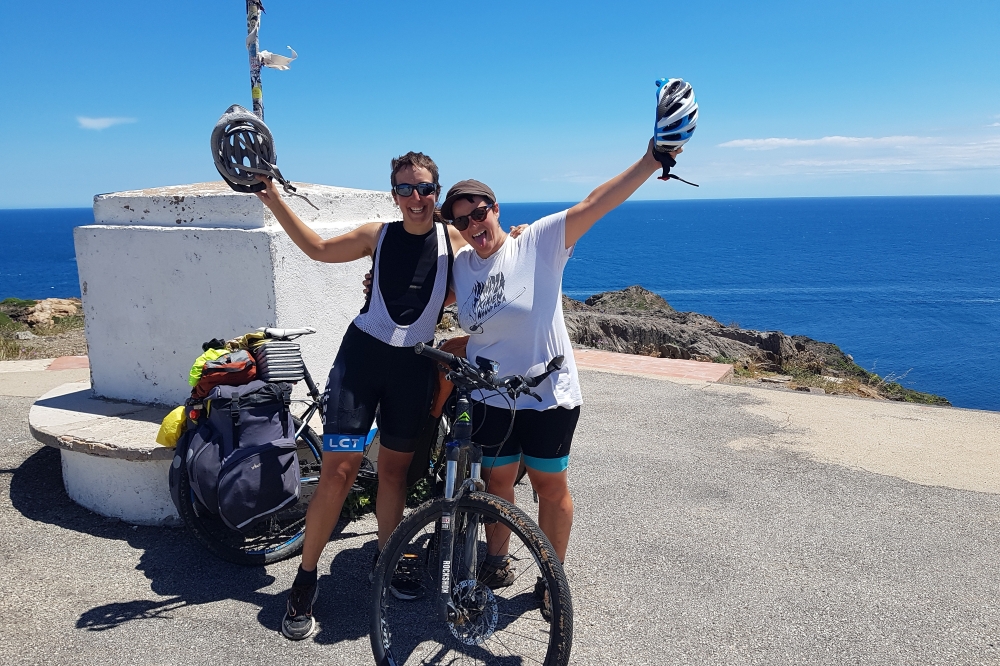 (ID_17653600322555) Cap de Creusera iritsi berritan, pozarren.