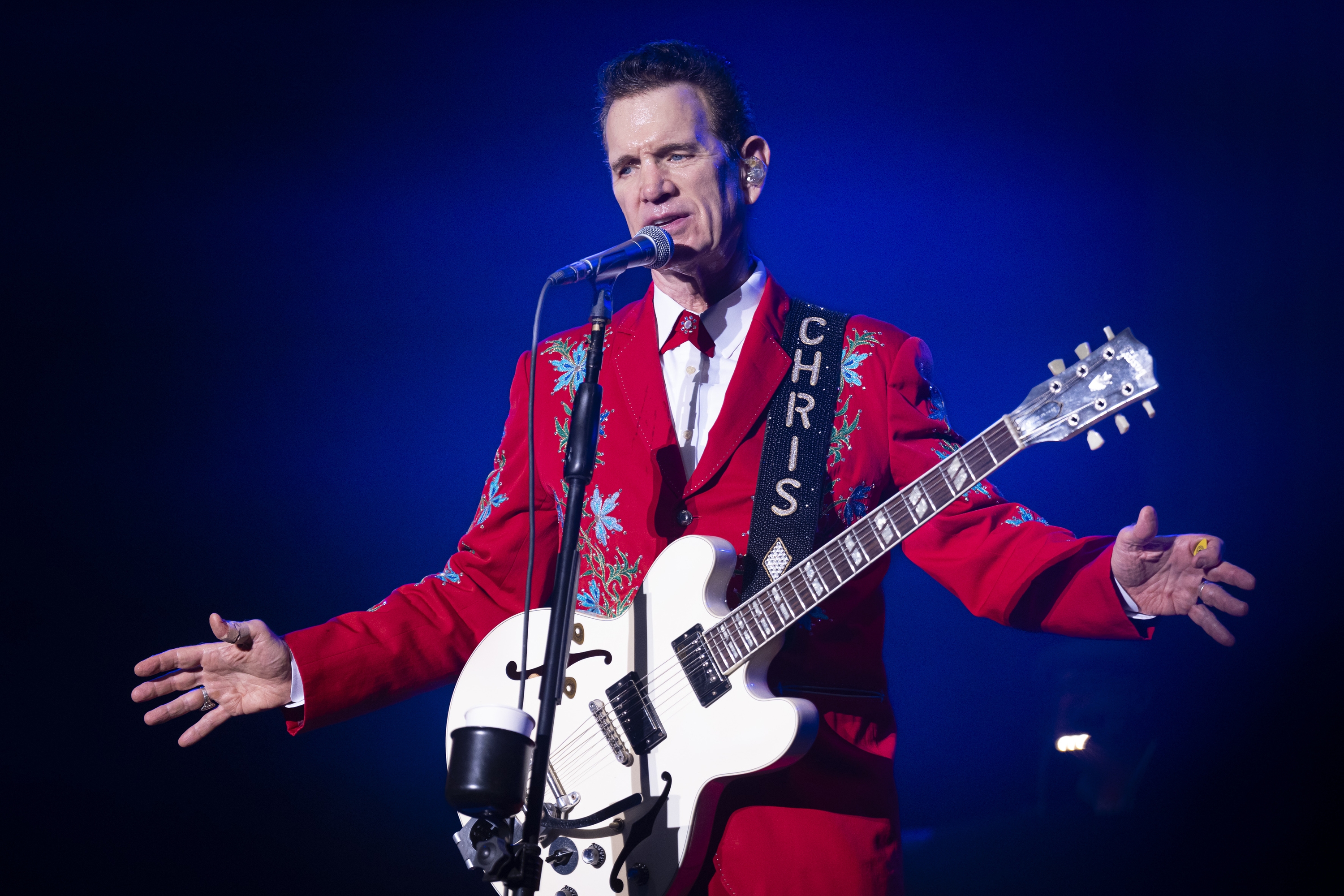 Chris Isaak musikaria duela bi urteko kontzertu batean. DAVID BORRET / EFE