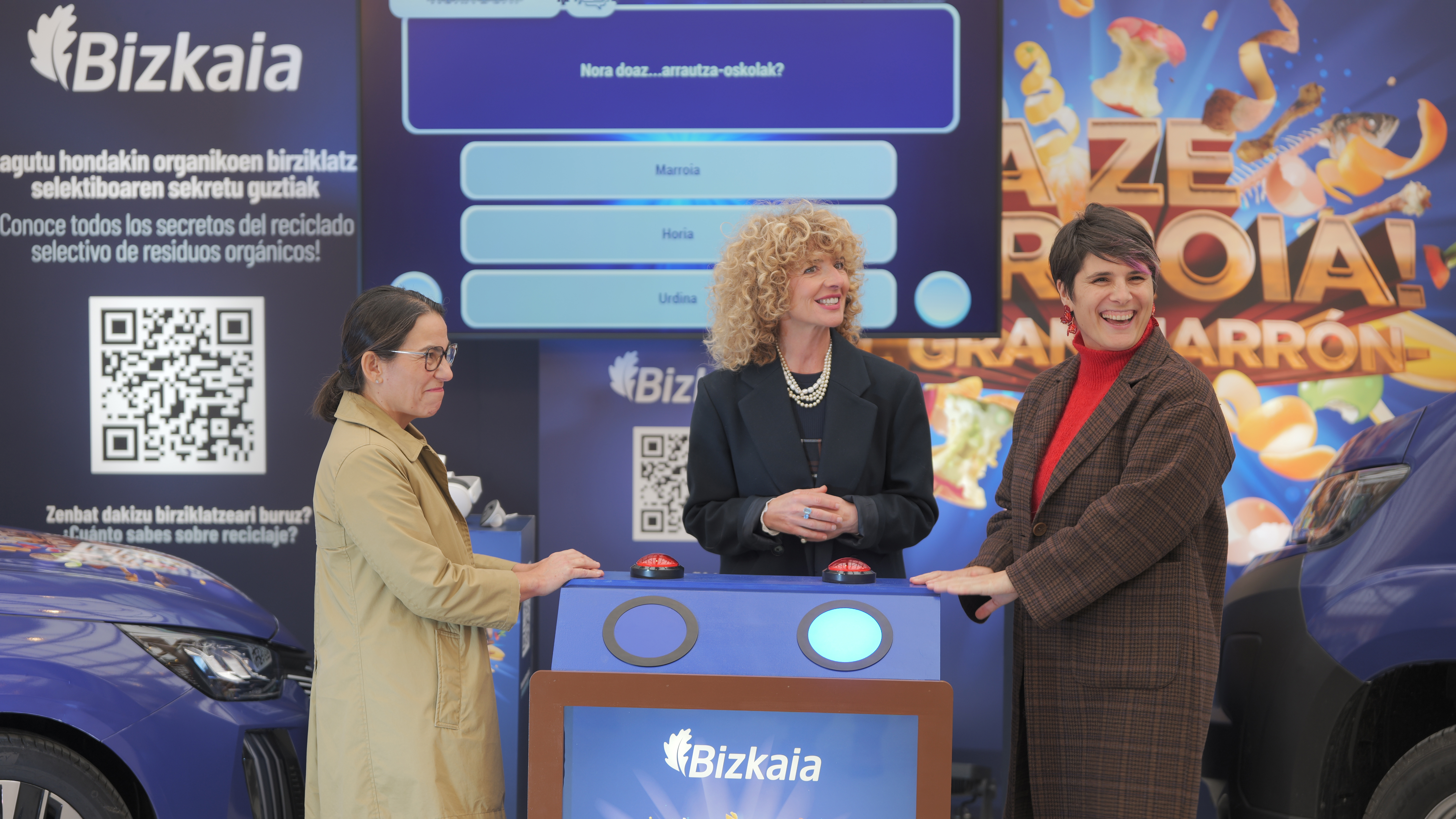 Amaia Agirre Getxoko alkatea, Maite Eskarmendi kazetaria eta Arantza Atutxa Ingurune Naturala eta Nekazaritza Sustatzeko diputatua, gaur, Getxon. BERRIA