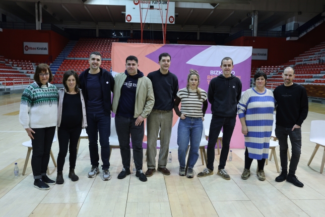 (ID_15592483) (Oskar Matxin Edesa/@FOKU) 2025-12-10, Bilbo. Bizkaiko Bertsolari Txapelketako finalaren aurkezpena (ID_15592483) (Oskar Matxin Edesa/@FOKU) 2025-12-10, Bilbo. Bizkaiko Bertsolari Txapelketako finalaren aurkezpena