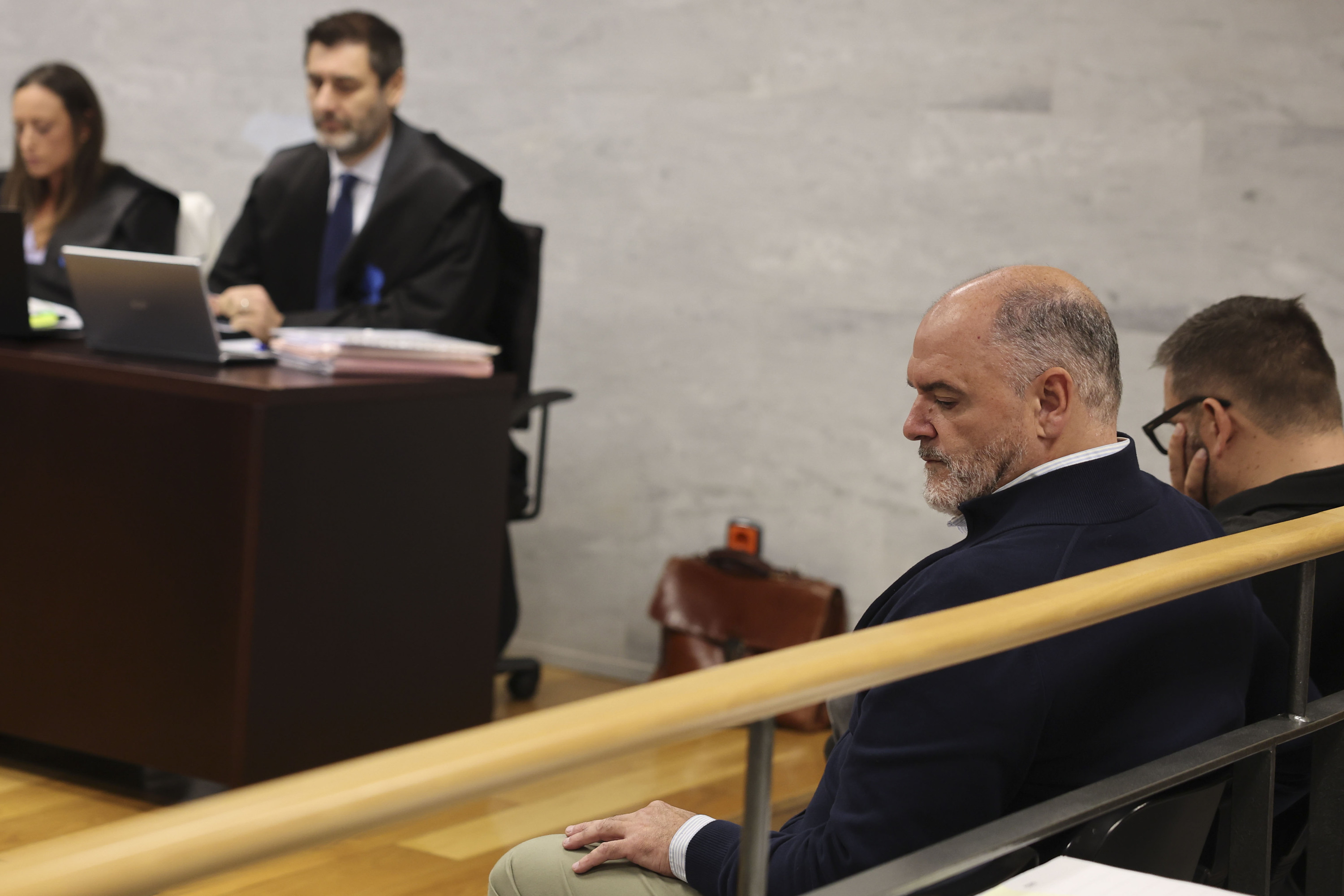 Fernando Izagirre akusatua, azaroan eginiko epaiketaren saio batean, Bilbon. LUIS TEJIDO / EFE