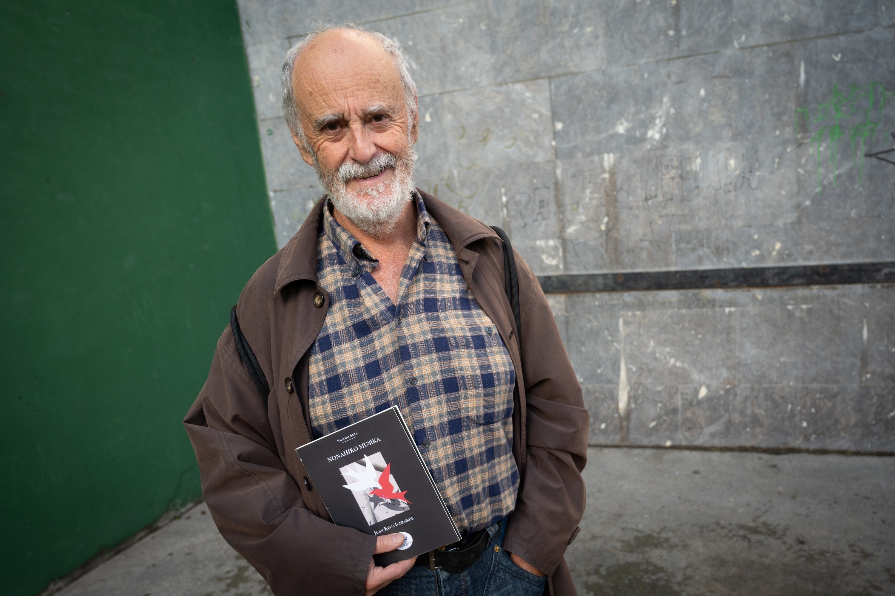 Juan Kruz Igerabide idazlea, gaur, Donostian. GORKA RUBIO / FOKU