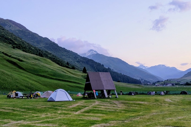 Ilunabarra Andermatteko kanpinean; gau hartan 10 gradu azpitik egon ginen. MIKEL GOMEZ GAUNA