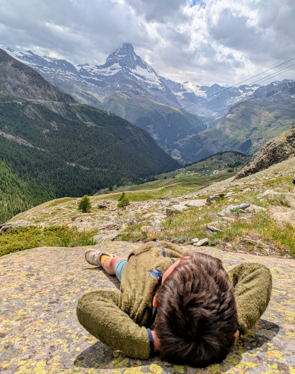 Elur, Matterhorn mendi mitikoari begira. MIKEL GOMEZ GAUNA