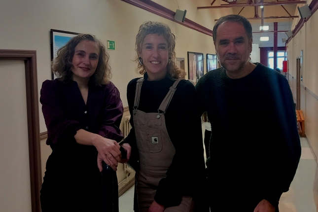 Eider del Canto, Eider Cortezon eta Jabi Zabala Zenbat Gara elkarteko kideak. IÑIGO ASTIZ Eider del Canto, Eider Cortezon eta Jabi Zabala Zenbat Gara elkarteko kideak. IÑIGO ASTIZ