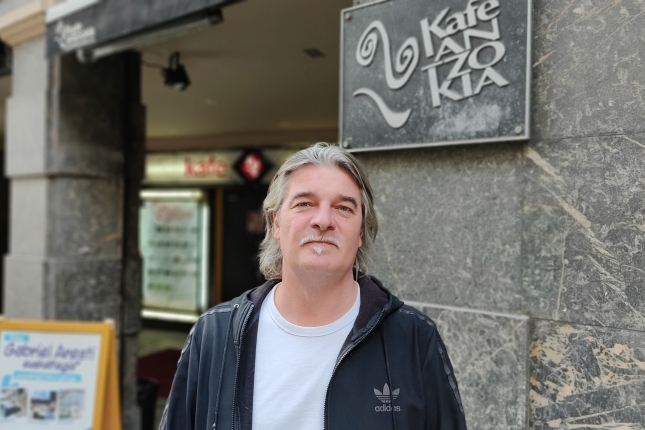 Mikel Urbeltz Kafe Antzokiko kidea. BERRIA Mikel Urbeltz Kafe Antzokiko kidea. BERRIA