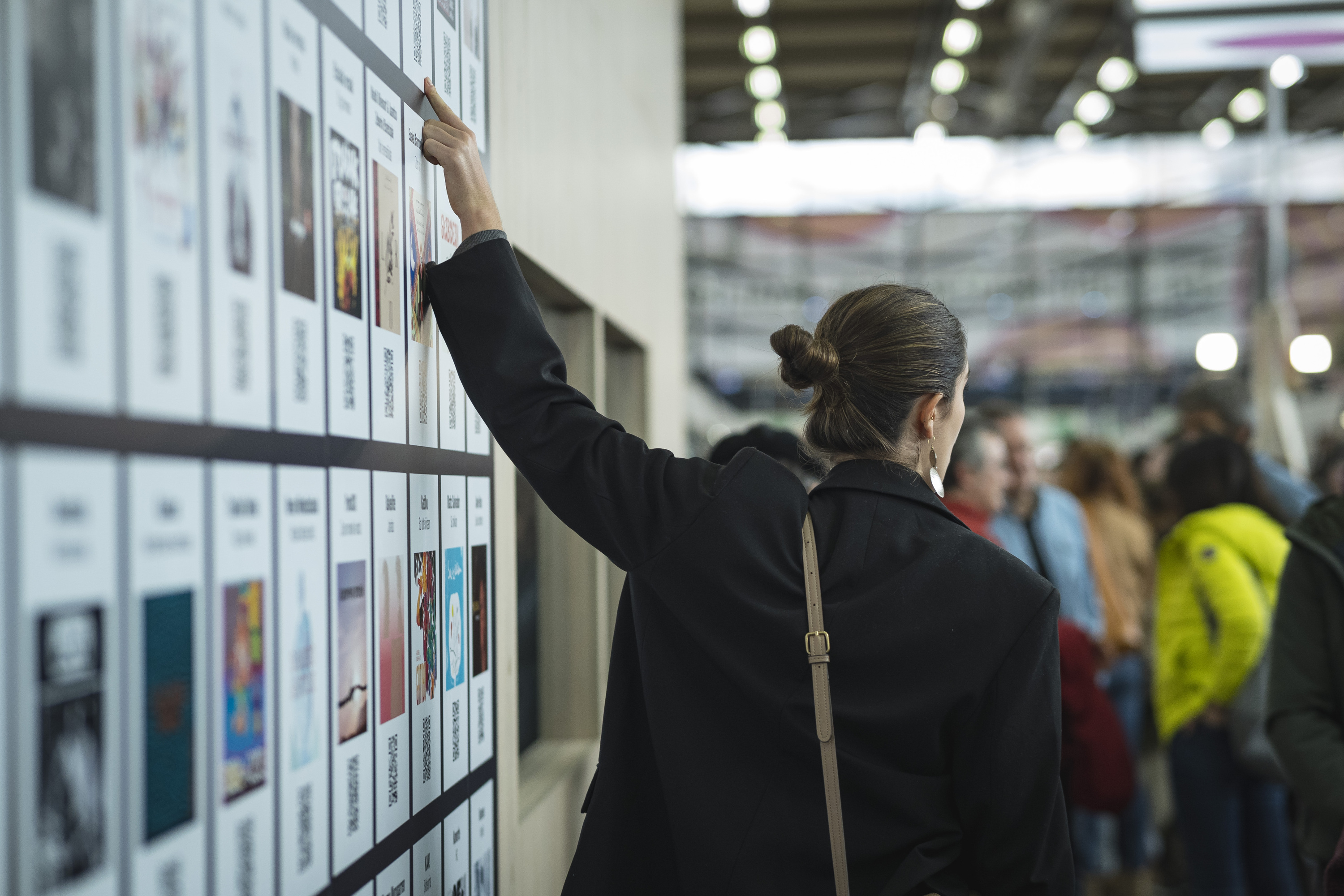 Bisitari bat Durangoko Azokan, aurten. ARITZ LOIOLA / FOKU