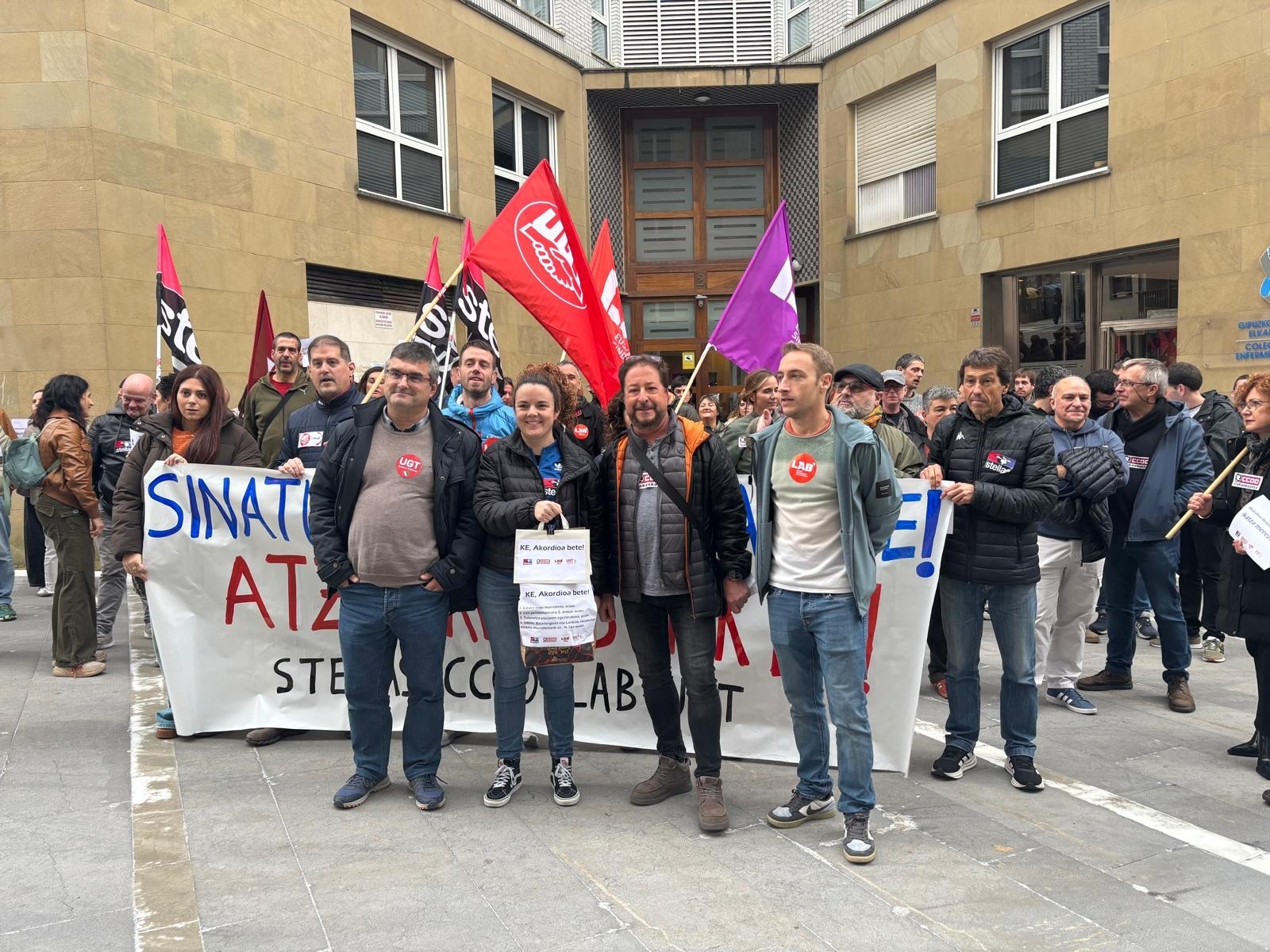 Sindikatuen protesta gaur, Donostian. BERRIA