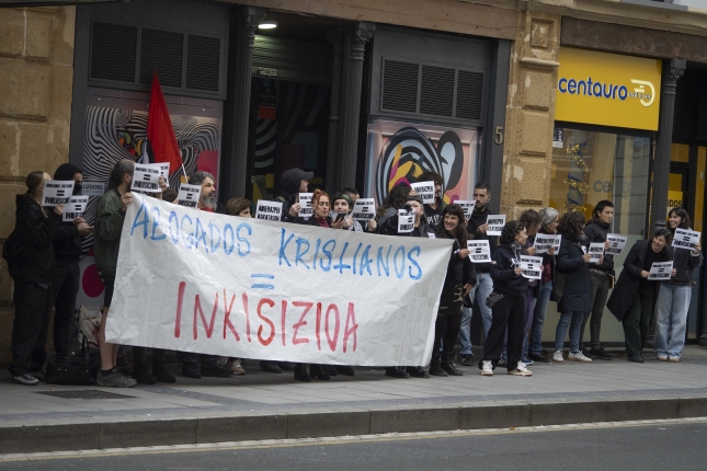 (ID_15598962) (Monika del Valle/@FOKU) 2025-12-12, Bilbo.Ane Lindanek epaitegietan deklaratzen du Abogados Cristianosen salaketag... (ID_15598962) (Monika del Valle/@FOKU) 2025-12-12, Bilbo.Ane Lindanek epaitegietan deklaratzen du Abogados Cristianosen salaketag...