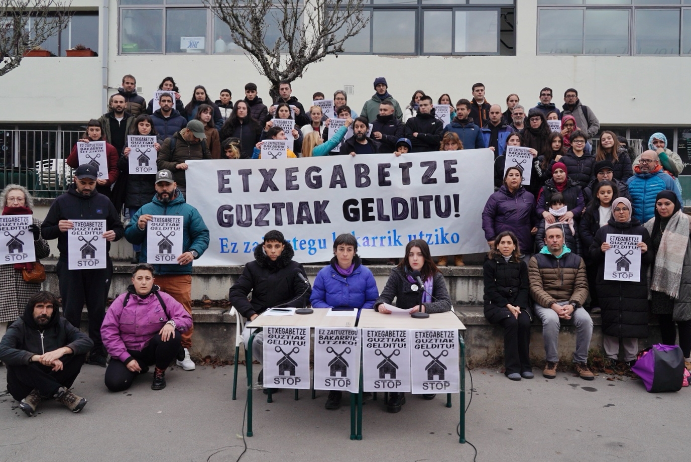 Izarrako bizilagunek agerraldia egin dute gaur arratsaldean. RAUL BOGAJO / FOKU Izarrako bizilagunek agerraldia egin dute gaur arratsaldean. RAUL BOGAJO / FOKU