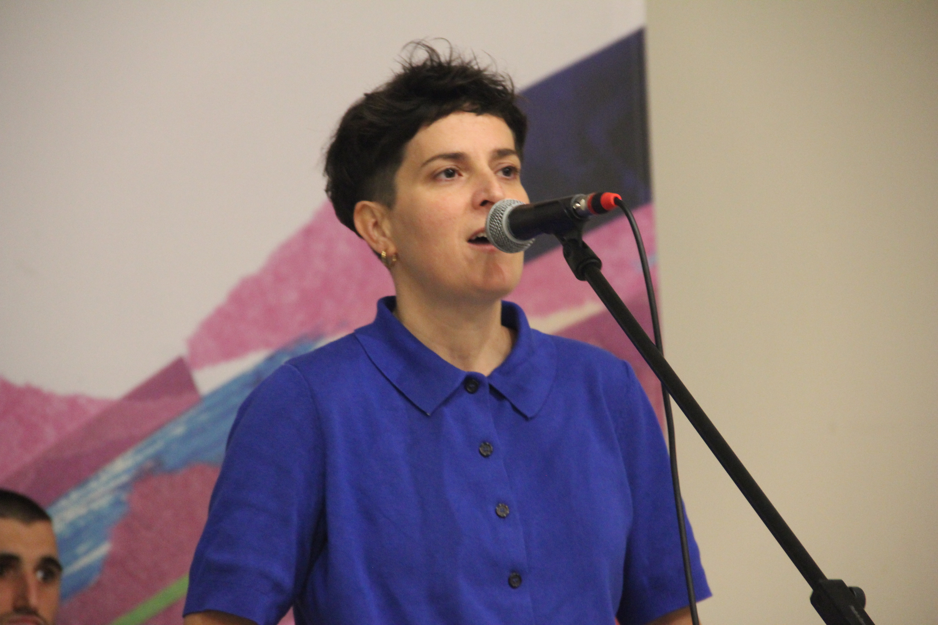 Miren Artetxe gaurko saioan. BERTSOZALE ELKARTEA