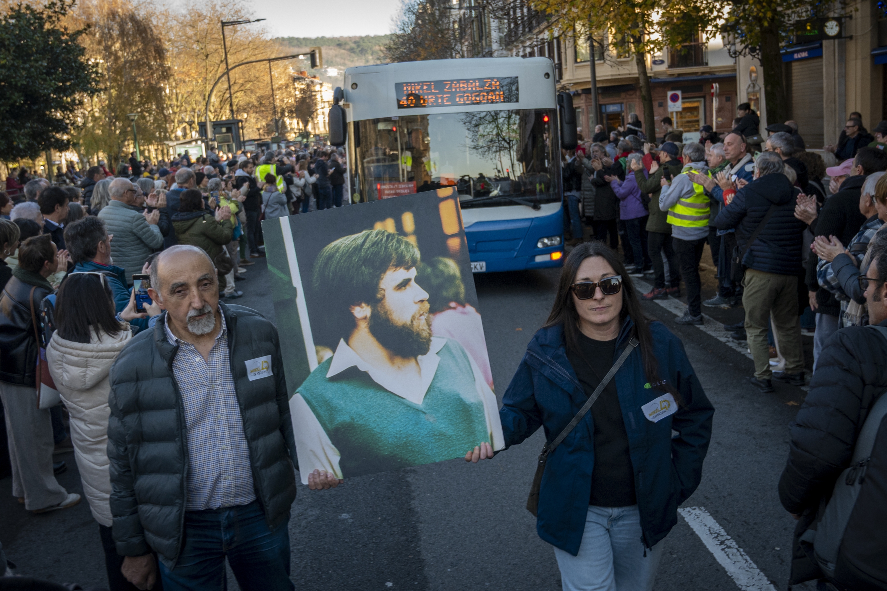 Autobusa Donostiako bulebarrean. GORKA RUBIO / FOKU