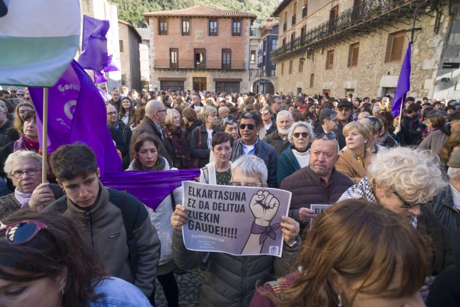 Auzipetuen aldeko elkarretaratzea, gaur, Zestoan. JON URBE / FOKU Auzipetuen aldeko elkarretaratzea, gaur, Zestoan. JON URBE / FOKU