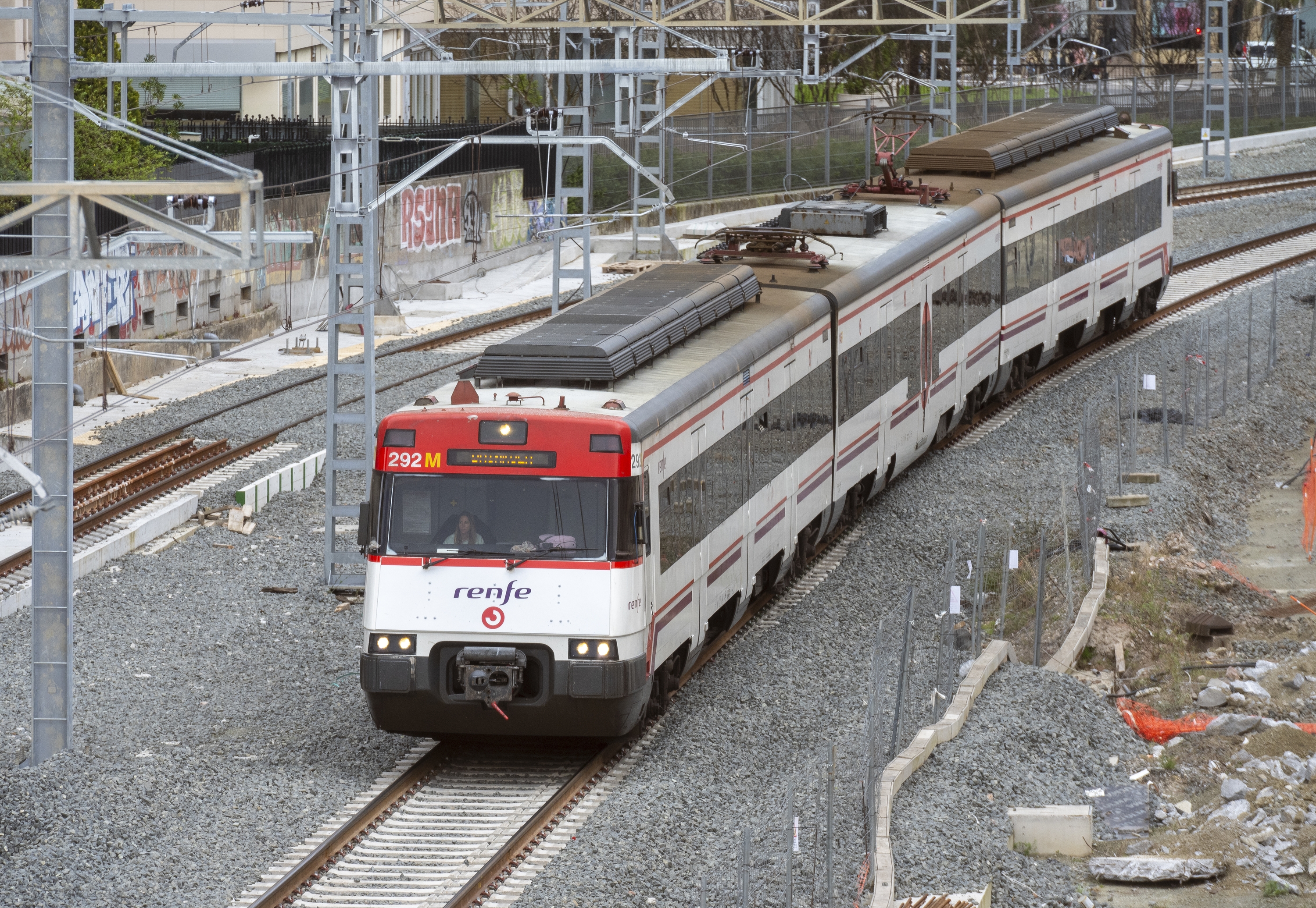 Renferen aldiriko tren bat Donostian, artxiboko irudi batean. GORKA RUBIO / FOKU