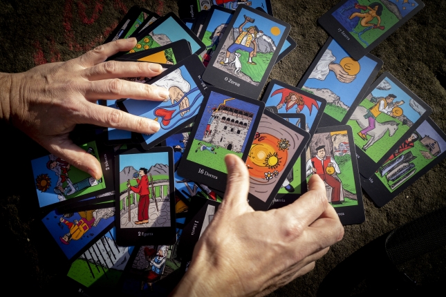 'Urkiol' taroteko kartak. RAUL BOGAJO / FOKU