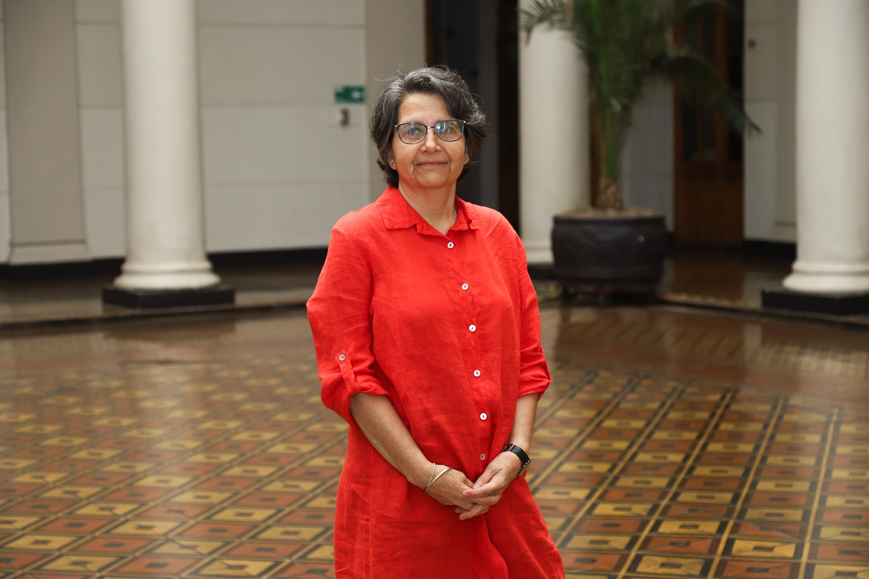 Mireya Davila, Txileko Unibertsitateko politologoa. BERRIA