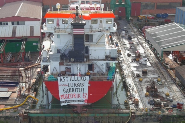 Murueta ontziolan ekintza Guggenheim museoaren aurka Murueta ontziolan ekintza Guggenheim museoaren aurka