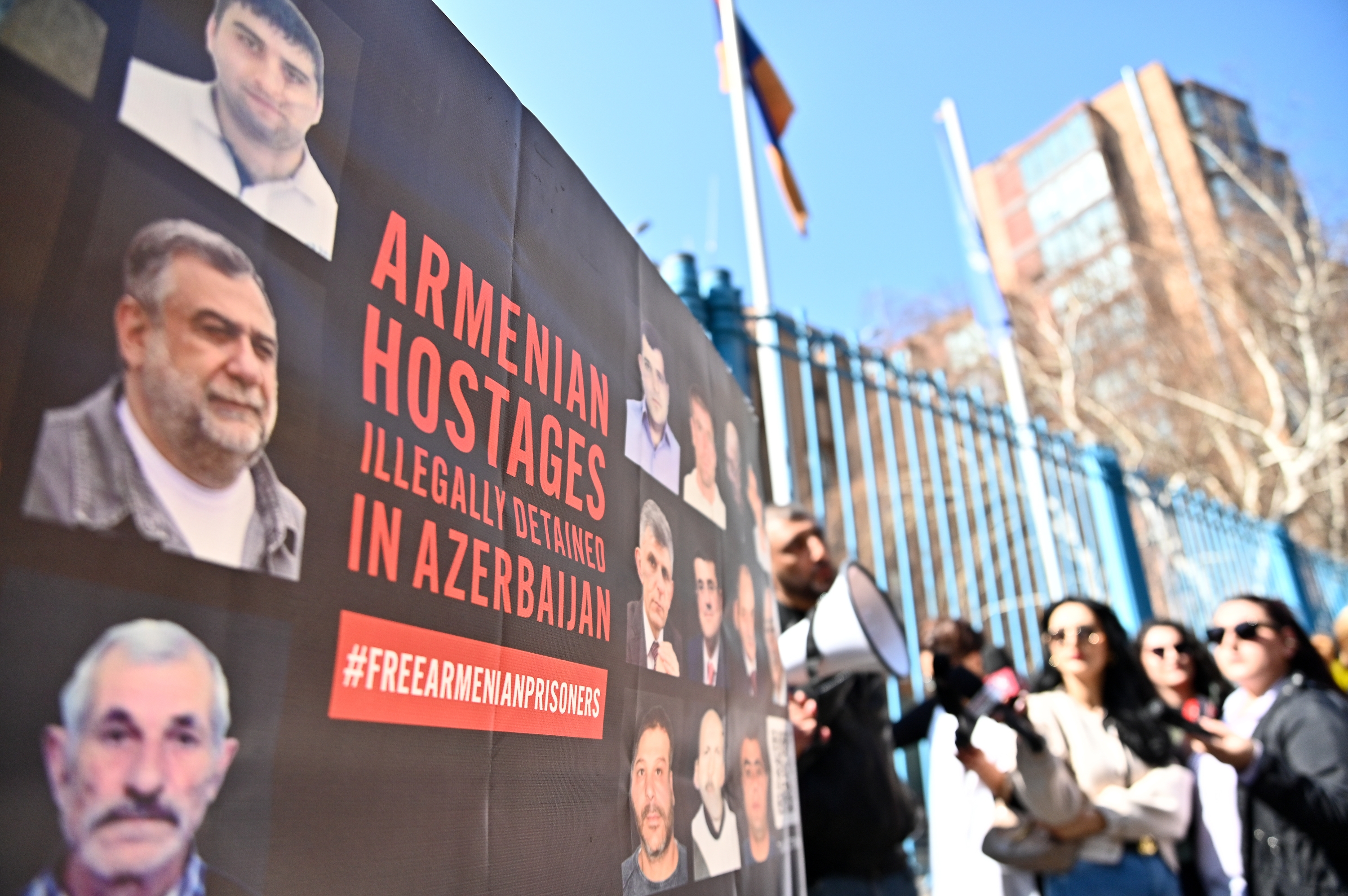 Karabakh Garaiko auziaren harira Azerbaijanen armeniarren aurka egindako epaiketen kontrako protesta bat Erevanen, martxoaren 28an. EFE