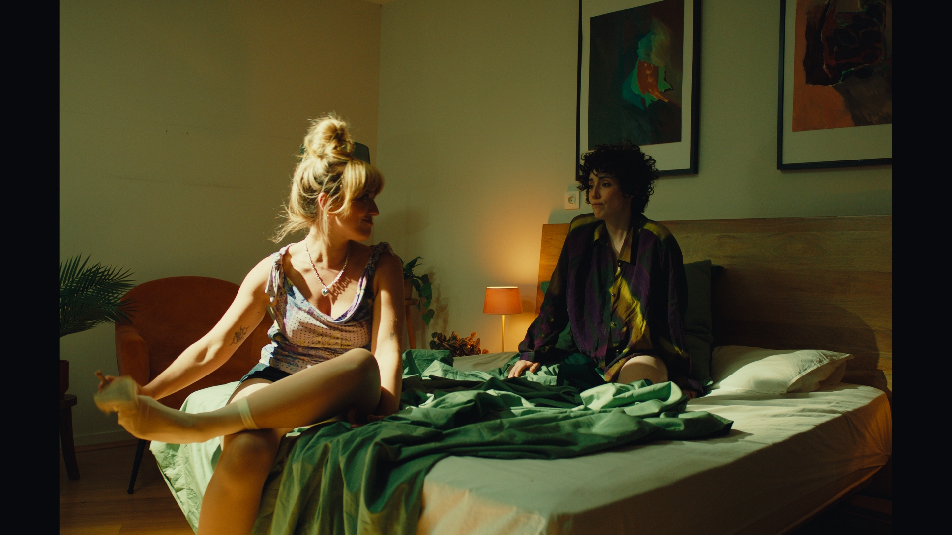 Ainhoa Etxebarria eta Ainhoa Artetxe, 'Tamara ta Mara' telesailean. EITB