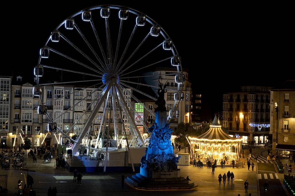 Noria eta zaldiko-maldikoa. RAUL BOGAJO / FOKU