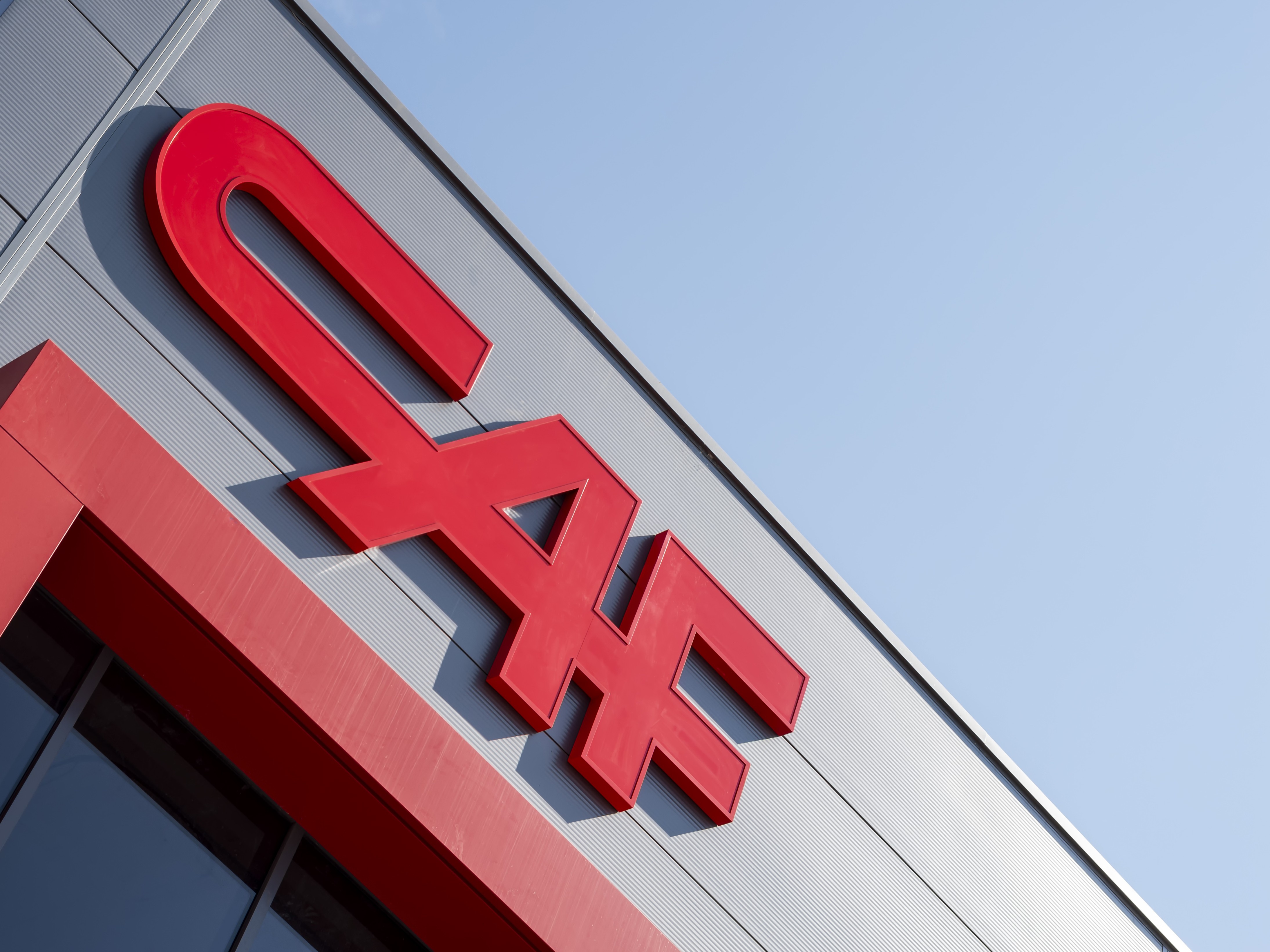 CAFen logoa, artxiboko irudi batean. CAF