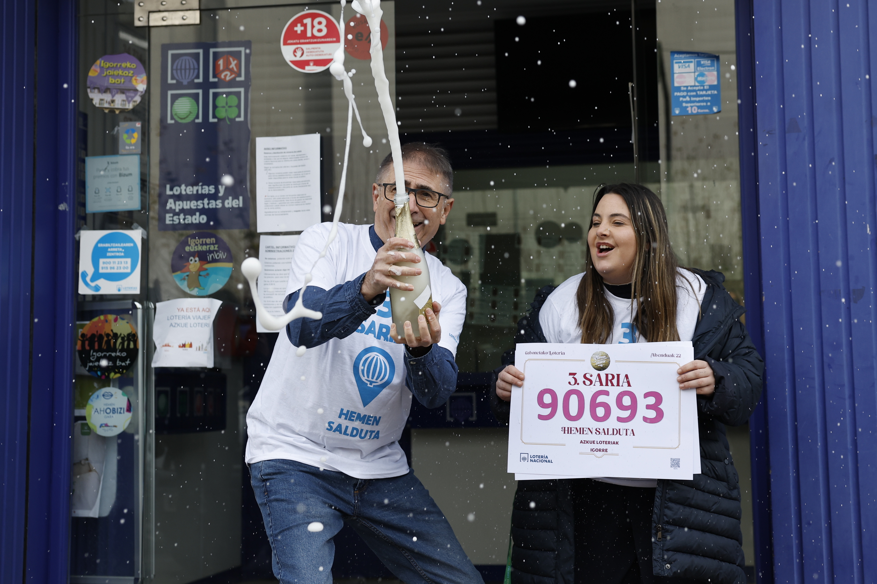 15 milioi euro banatu dituen Igorreko saltokiko arduradunak, gaur goizean. MIGUEL TOÑA / EFE