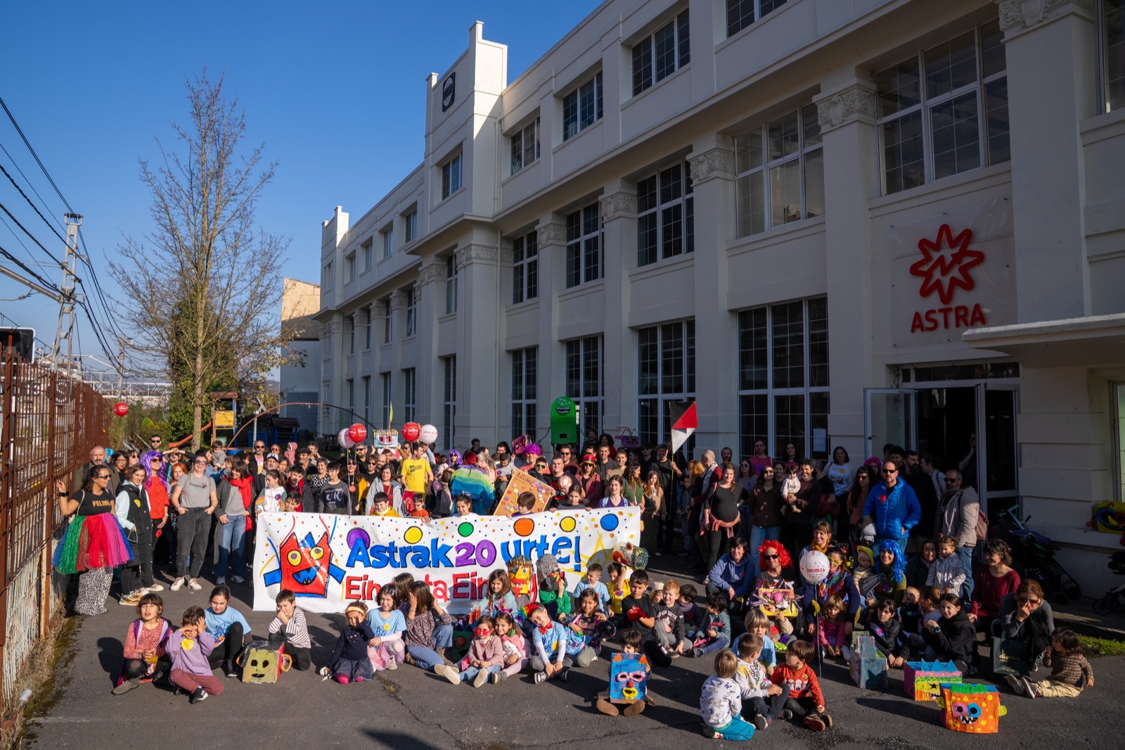 Gernika-Lumoko Astra guneak hogei urte bete ditu, eta ospakizun programa zabala antolatu dute. Kalejirako irudi bat. ASTRA