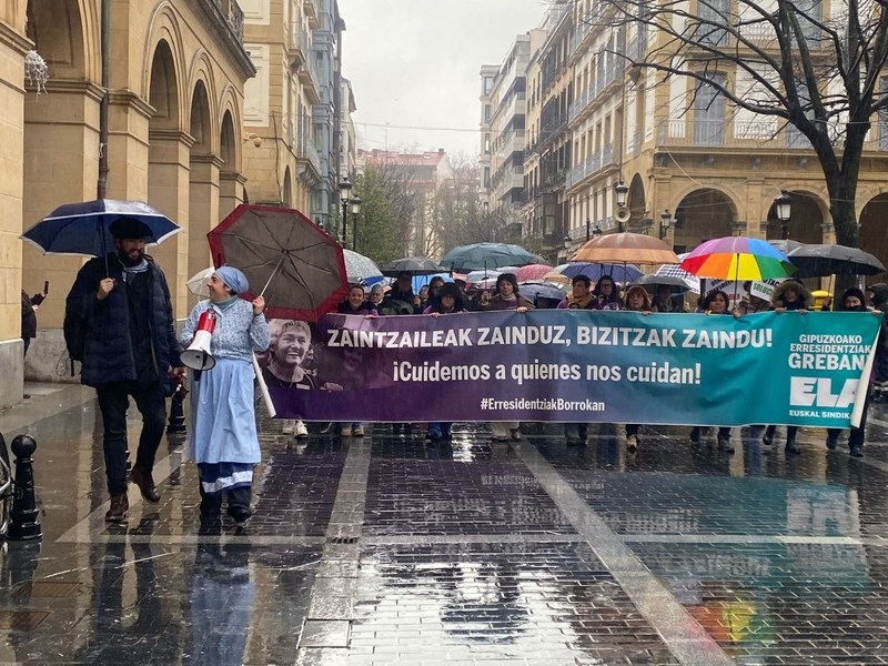 ELAk antolatutako protesta, Gipuzkoako Foru Aldundiaren aurrean. ELA