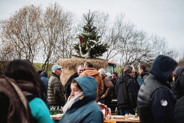 (ID_15627450) (Guillaume Fauveau/EZEZAGUNA) Mobilisation d\'agriculteurs opposés à la politique gouvernemantale d\'abattage des b...
