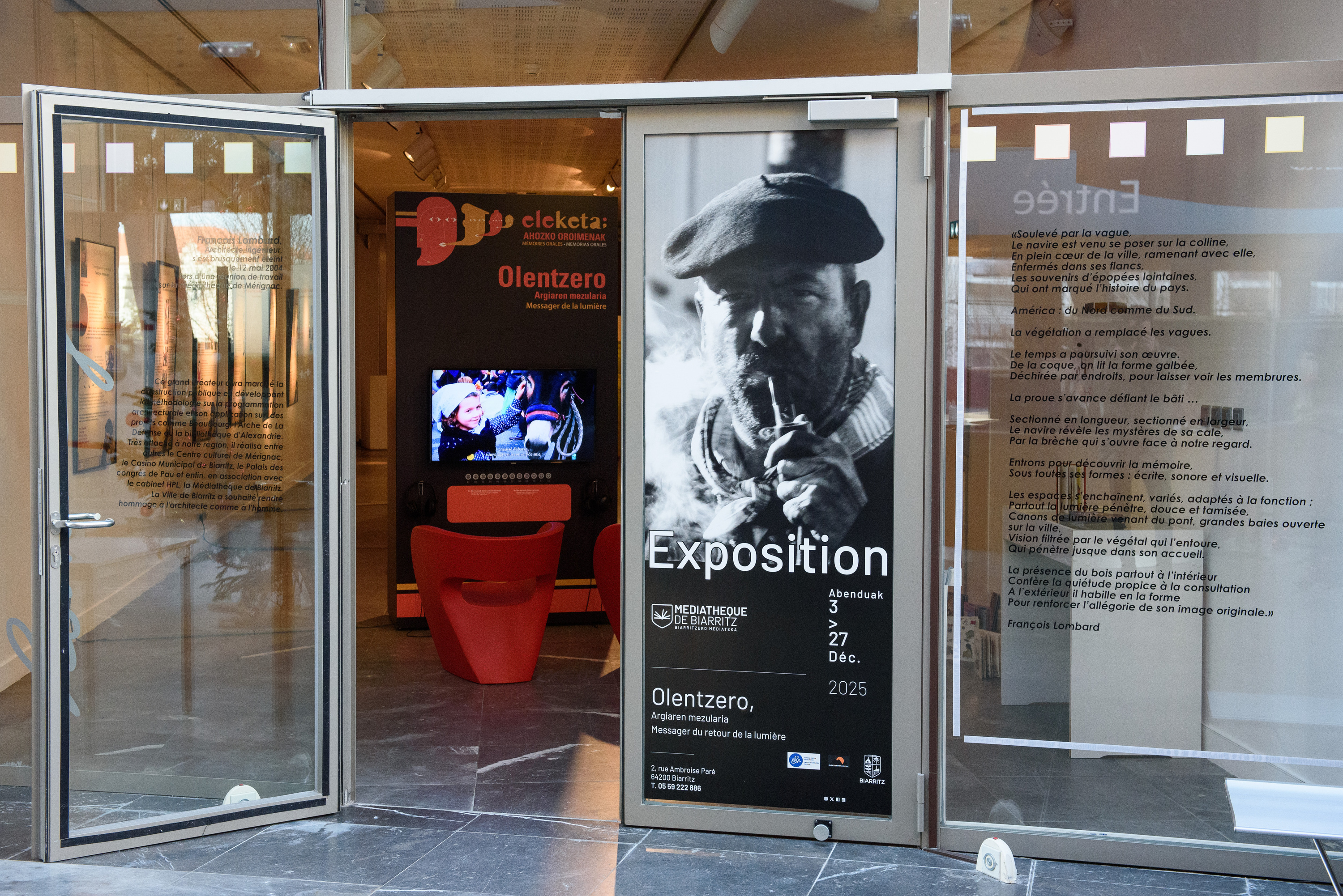 Olentzerori buruzko erakusketa, Miarritzeko mediatekan. GUILLAUME FAUVEAU 