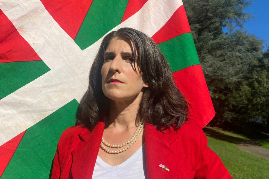 Maryse Urrutik antzezten du obra.