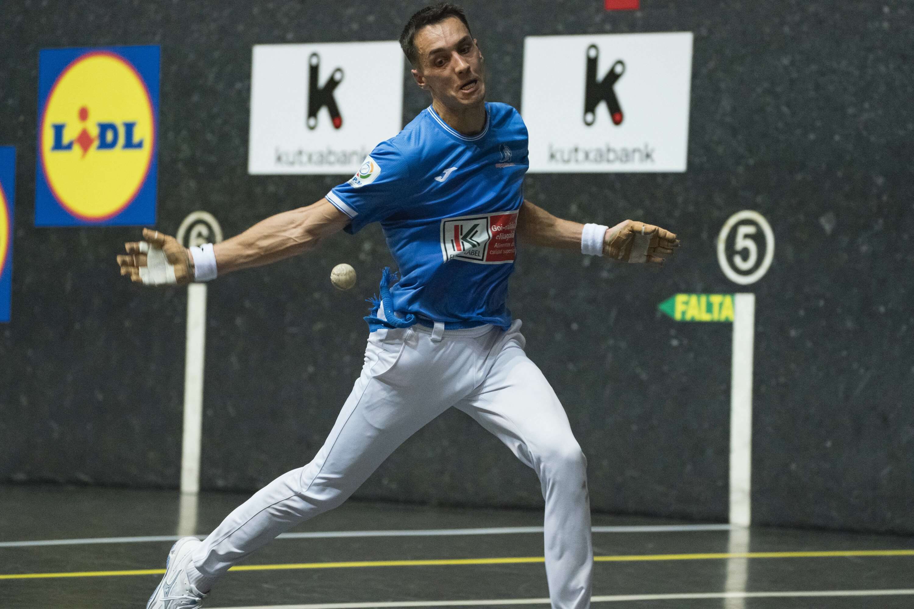 Javier Zabala, pilota jotzear, artxiboko irudi batean. ARITZ LOIOLA / FOKU