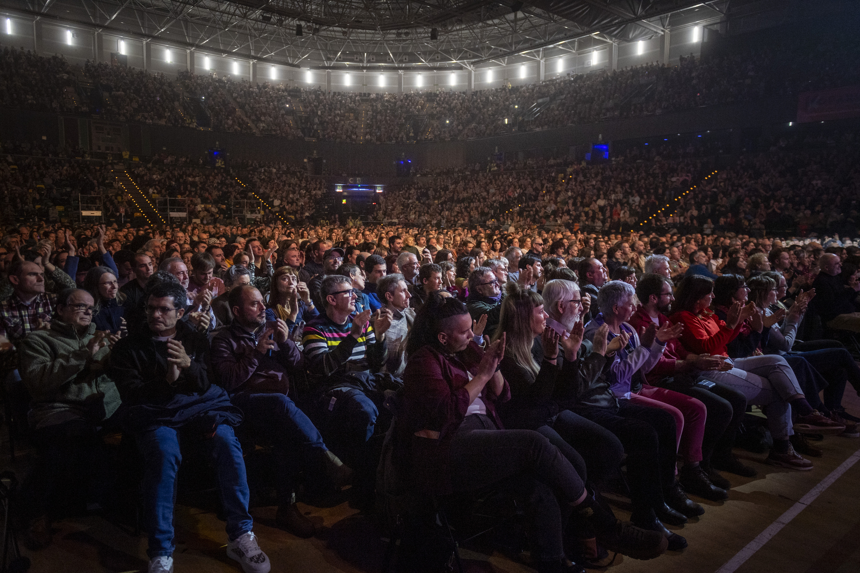 Giro beroa pistan eta harmailetan.