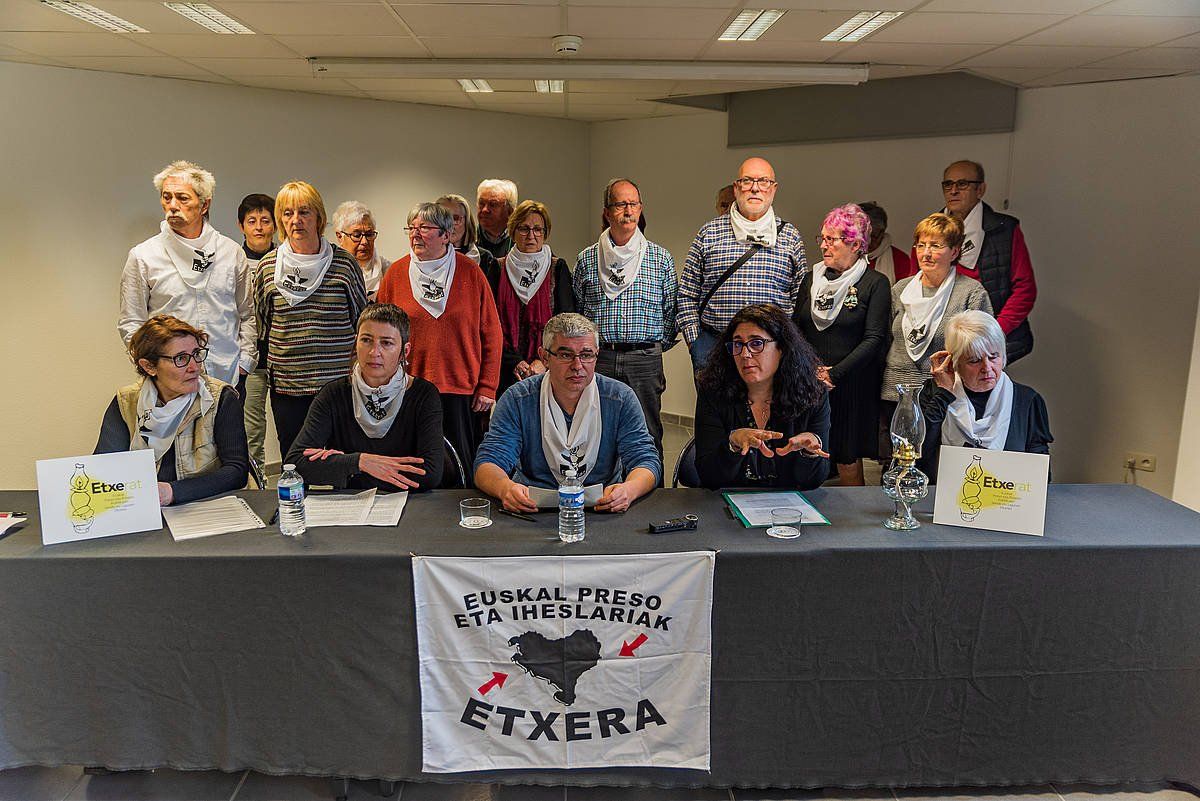 Esnalen egoera salatzeko Etxeraten agerraldia. FRANCOIS BERLAND