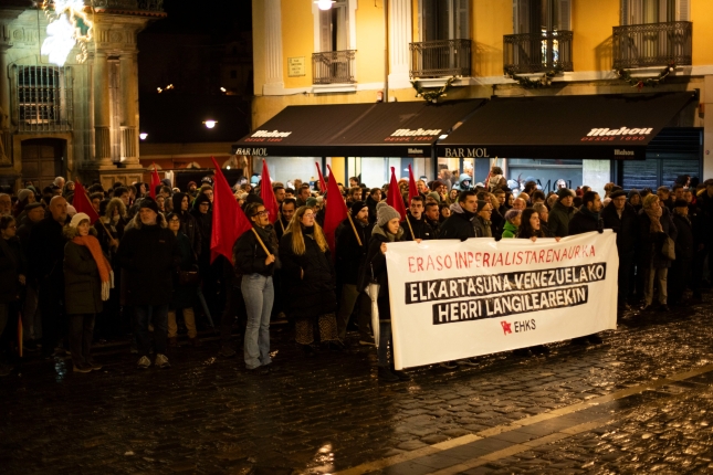 EHKSk deitutako elkarretaratzea, atzo, Iruñean. EHKS