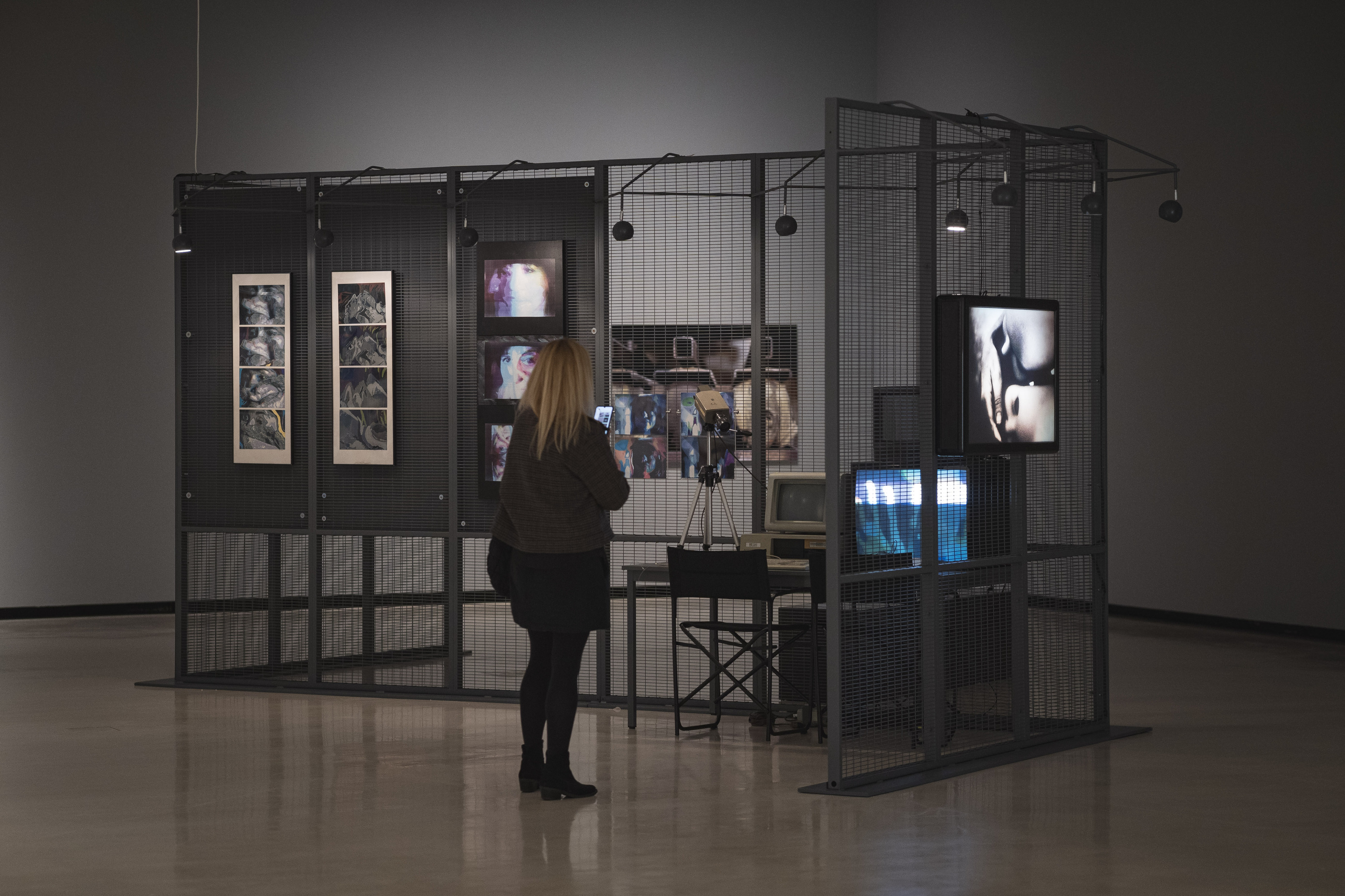 Erakusketako piezetako batzuk, Azkuna Zentroko aretoan. ARITZ LOIOLA / FOKU