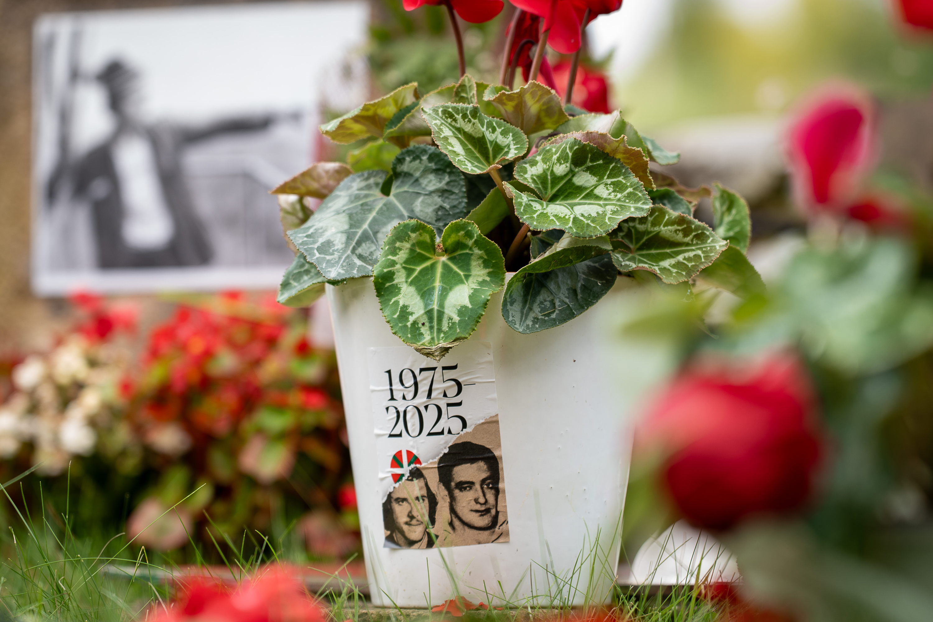 Ekitaldi ugari egon ziren Txiki eta Otaegiren fusilamenduen 50. urteurrenean. AITOR KARASATORRE / FOKU