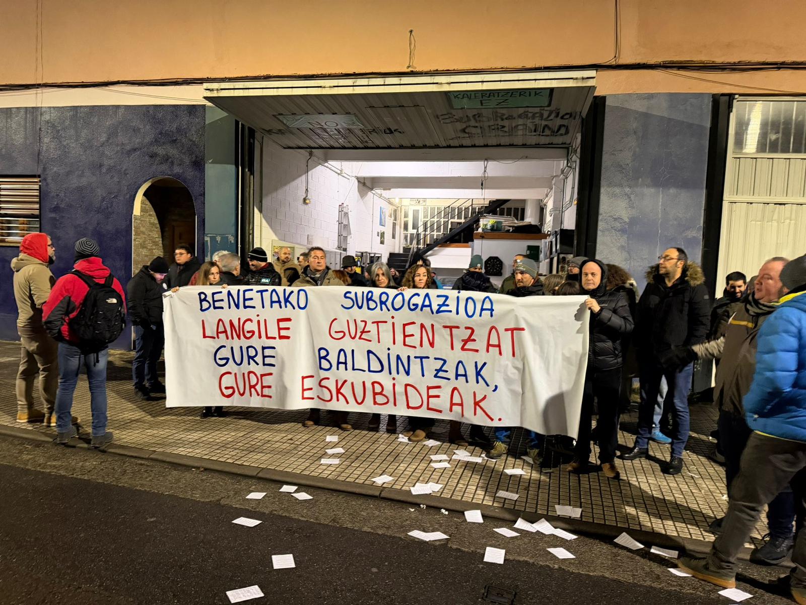 Elgoibarko anbulantzietako langileek bart egindako elkarretaratzearen irudia. BERRIA 