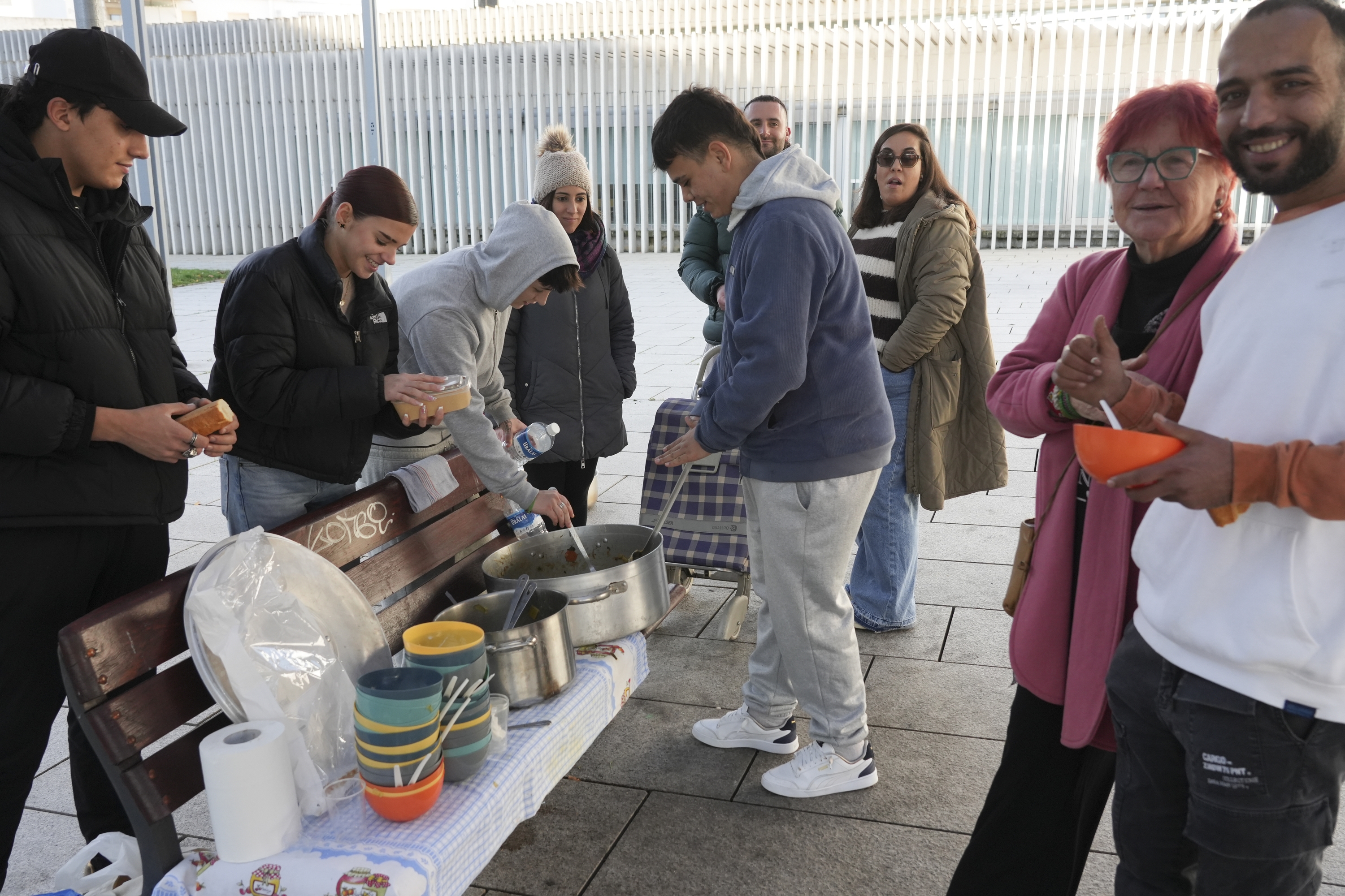 Pertsona Migratuentzako Informazio Gunea martxan da Iruñeko Alde Zaharreko Plazara-n