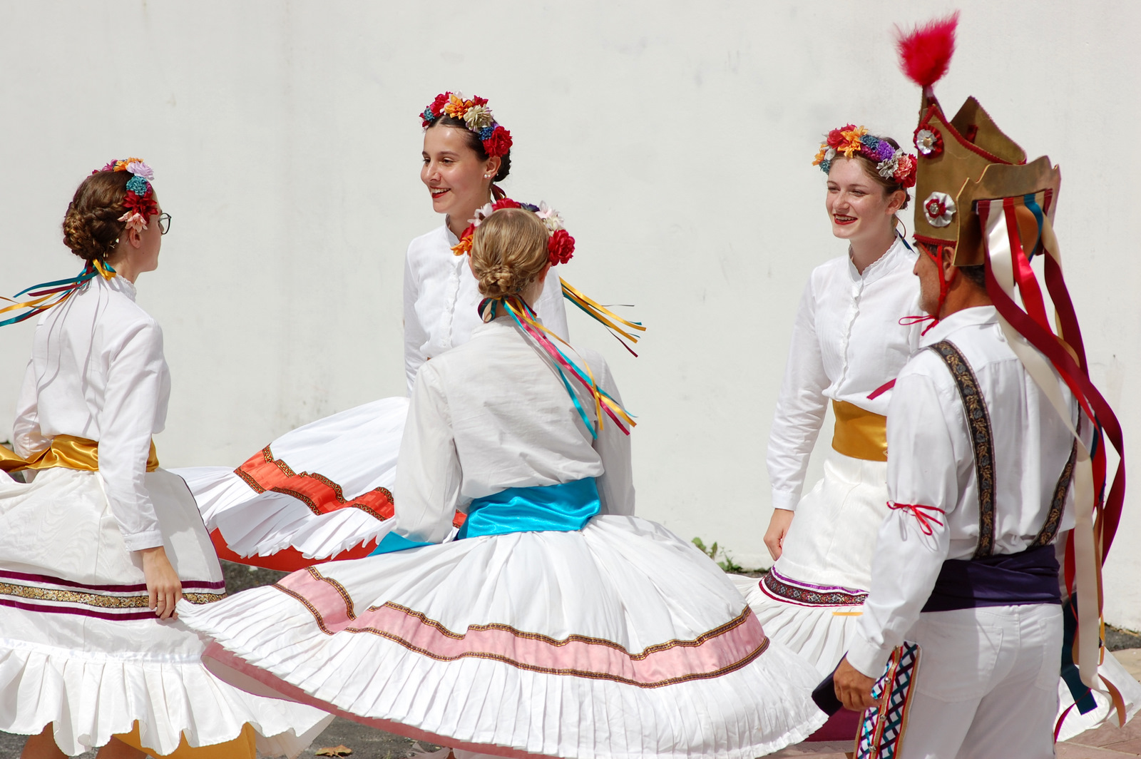 (ID_17682225393415) Polliki dantza taldea.