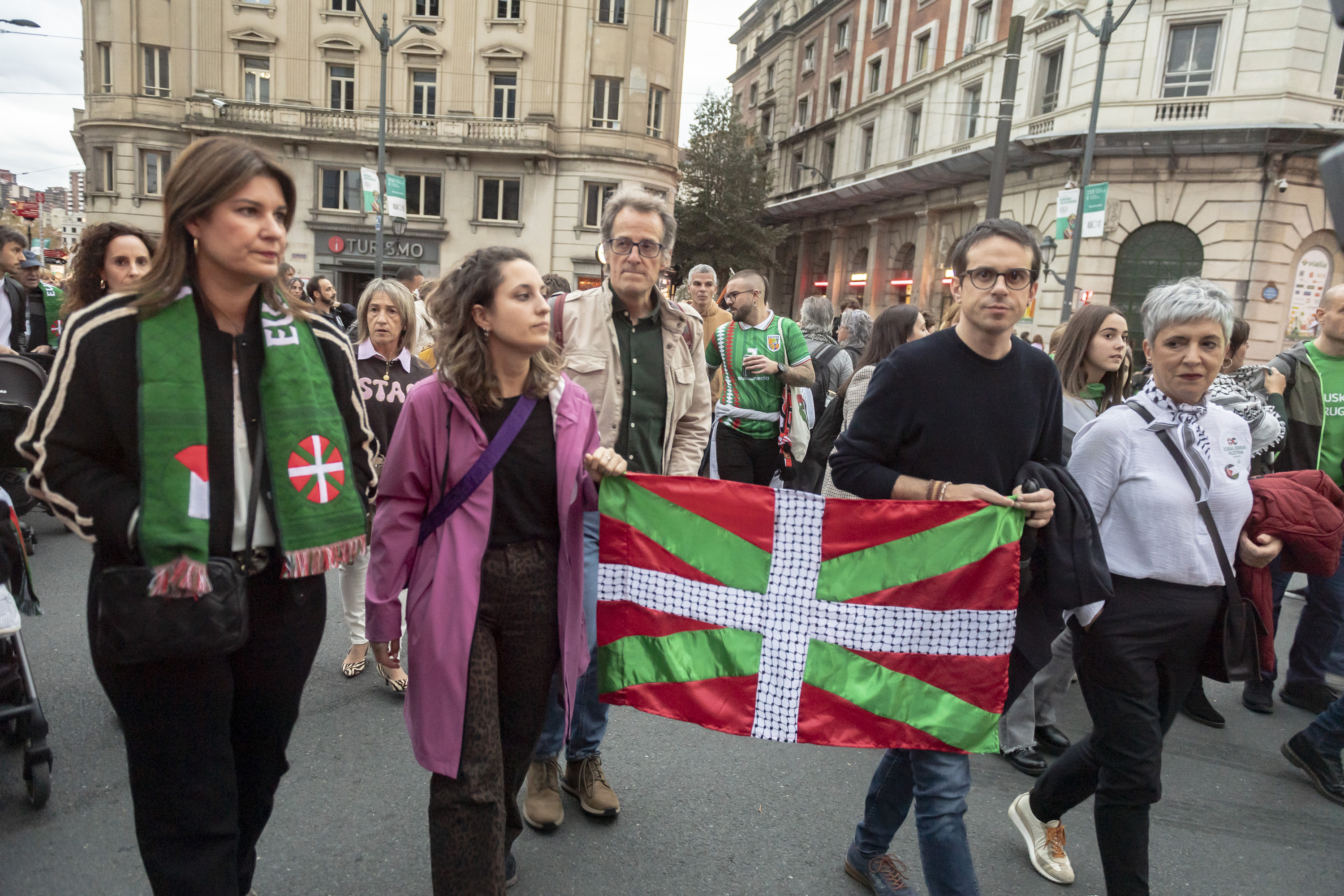 EH Bilduko hautetsiak, Palestinaren aldeko agerraldi batean, Bilbon. JAIZKI FONTANEDA / FOKU